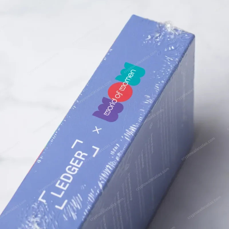 Ledger Nano S Plus World of Women Navy - shrink wrap and factory seal detail